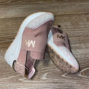 Michael kors wedges in new condition size girl 1